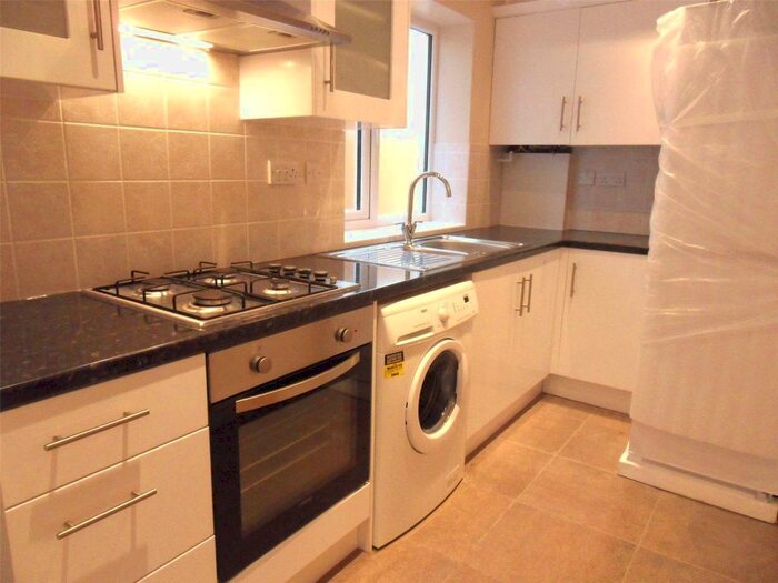 2 Bedroom Flat To Rent In Brighton Road, Coulsdon CR5