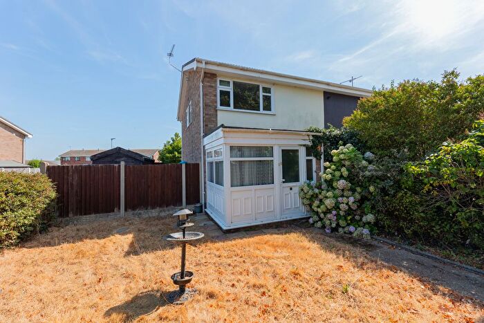 3 Bedroom Semi-detached House For Sale In Half Moon, Gorleston, NR31