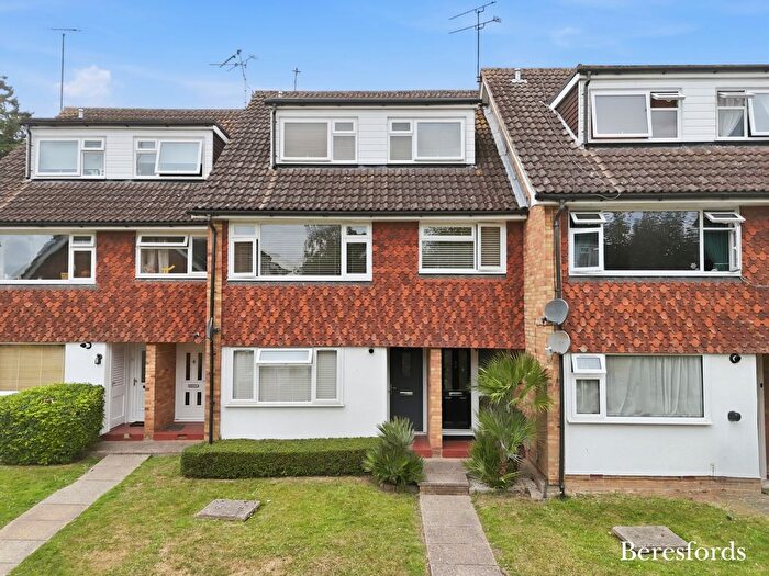 4 Bedroom Maisonette For Sale In Chapel Court, Billericay, CM12