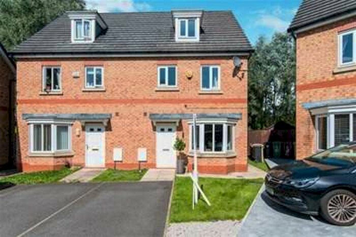 4 Bedroom Semi-Detached House To Rent In Harrier Close, Lostock, BL6