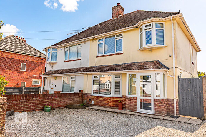 3 Bedroom Semi-Detached House For Sale In Glendon Avenue, Bournemouth, BH10