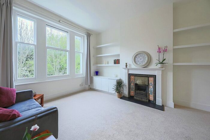 1 Bedroom Flat To Rent In Hastings Road, Ealing, W13