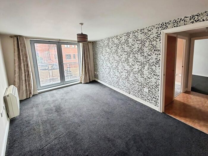 2 Bedroom Flat To Rent In Kelvin Gate, Bracknell, RG12