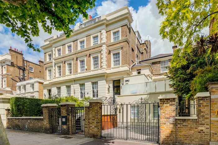 3 Bedroom Flat To Rent In Hamilton Terrace, St John's Wood, London, NW8