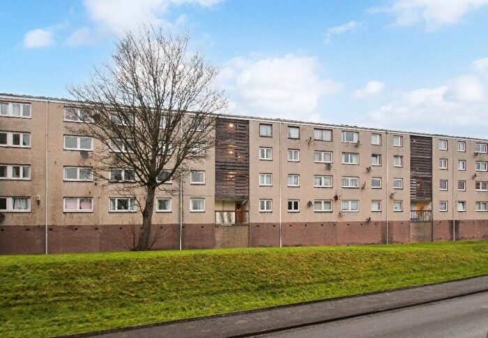 3 Bedroom Flat For Sale In Peirson Road, Dunfermline, Fife, KY11