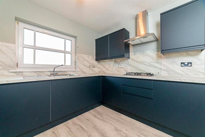 2 Bedroom Flat To Rent In Cornhill Road, Perth, PH1