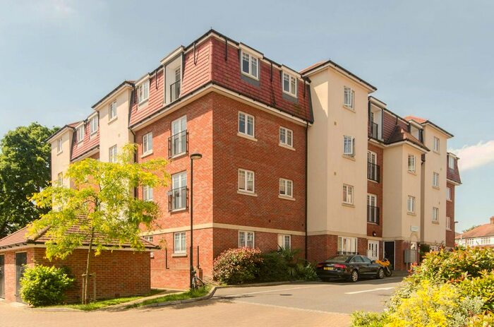 2 Bedroom Flat To Rent In Schoolgate Drive, Morden, SM4