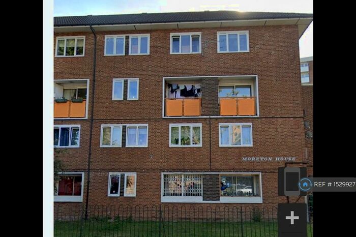3 Bedroom Flat To Rent In Moreton House, London, SE16