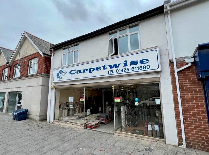 2 Bedroom Flat To Rent In Station Road, New Milton, Hampshire., BH25