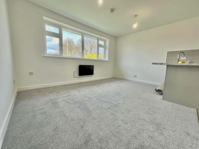 1 Bedroom Apartment To Rent In Oak Close, Tipton, DY4