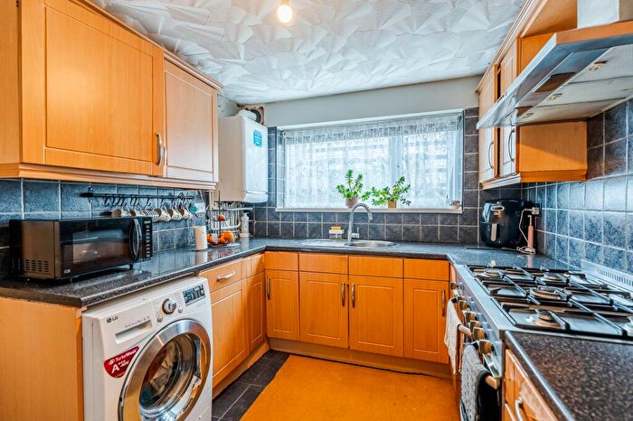 3 Bedroom Terraced House For Sale In Rudding Street, Huddersfield, HD4