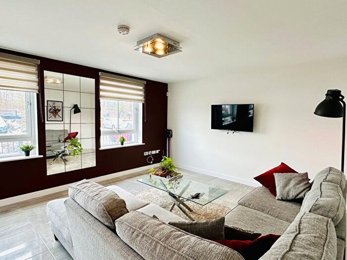 2 Bedroom Flat To Rent In Rosebery Terrace, Glasgow, G5