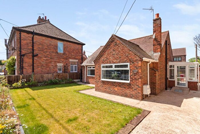 2 Bedroom Bungalow For Sale In Station Road, Hibaldstow, DN20