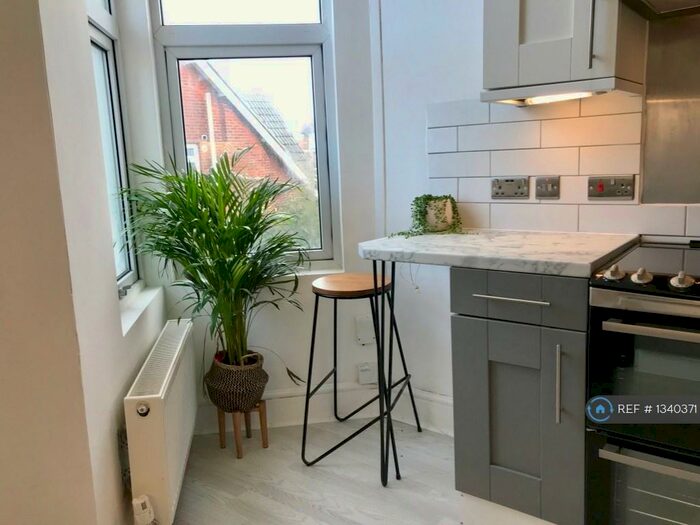 1 Bedroom Flat To Rent In Owls Road, Bournemouth, BH5