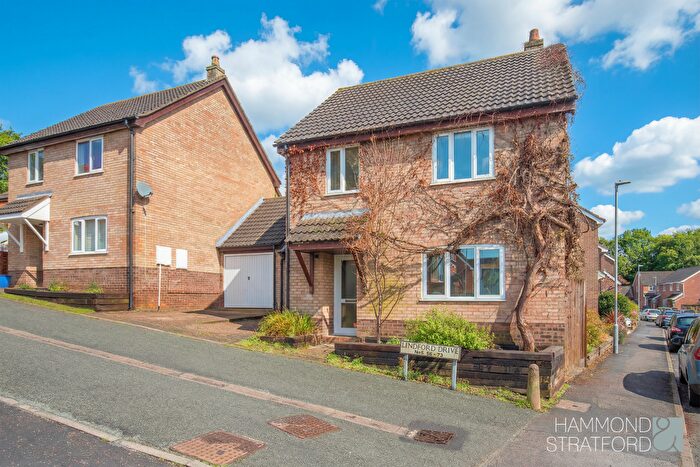 3 Bedroom Link Detached House For Sale In Lindford Drive, Eaton, NR4