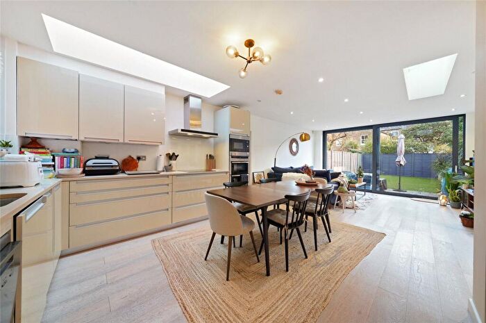 4 Bedroom Flat For Sale In Sumatra Road, West Hampstead, NW6