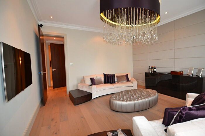 2 Bedroom Flat To Rent In Bolton Road, Chiswick, W4