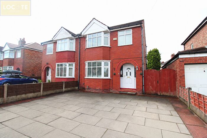 3 Bedroom Semi-Detached House For Sale In Derbyshire Lane West, Stretford, M32