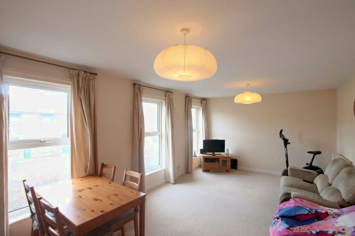 3 Bedroom Maisonette To Rent In High Street, Winslow, MK18
