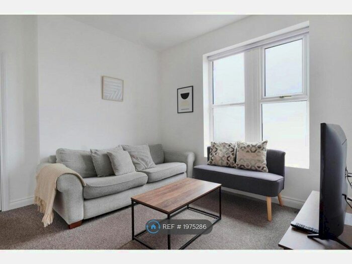 2 Bedroom Flat To Rent In Arnside Crescent, Morecambe, LA4