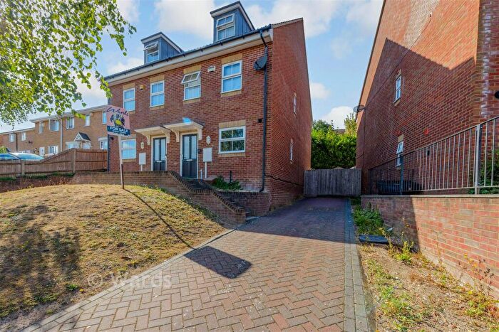 3 Bedroom Semi-Detached House For Sale In Shanklin Close, Walderslade, Chatham, Kent, ME5