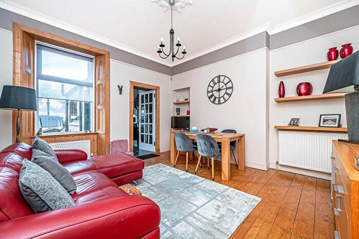 3 Bedroom Semi-Detached Villa For Sale In Loughborough Road, Kirkcaldy, KY1