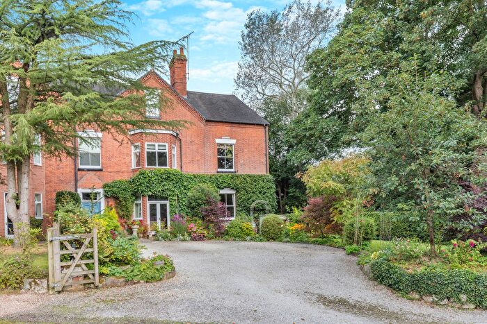 5 Bedroom Semi-Detached House For Sale In Wood Lane Uttoxeter, Staffordshire, ST14