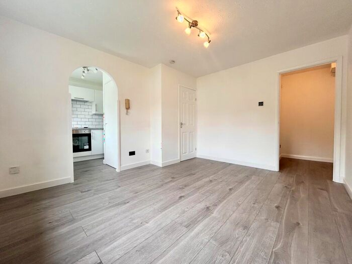 1 Bedroom Flat To Rent In Osbourne Road, Dartford, DA2