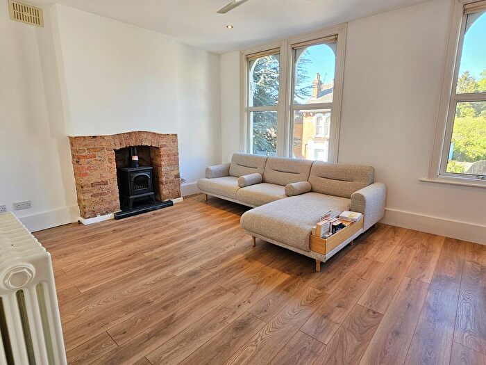3 Bedroom Maisonette To Rent In Vicars Hill, London, SE13