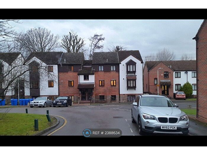 1 Bedroom Flat To Rent In Pages Lane, Uxbridge, UB8