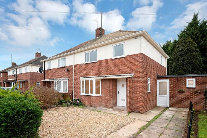3 Bedroom Semi-Detached House For Sale In Park Lane, Peterborough, PE1