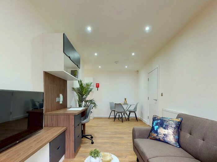 1 Bedroom Apartment To Rent In Clarendon Road, Leeds, #, LS2