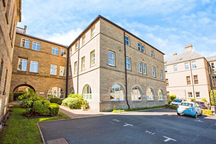 2 Bedroom Apartment For Sale In Charlotte Close, Halifax, HX1