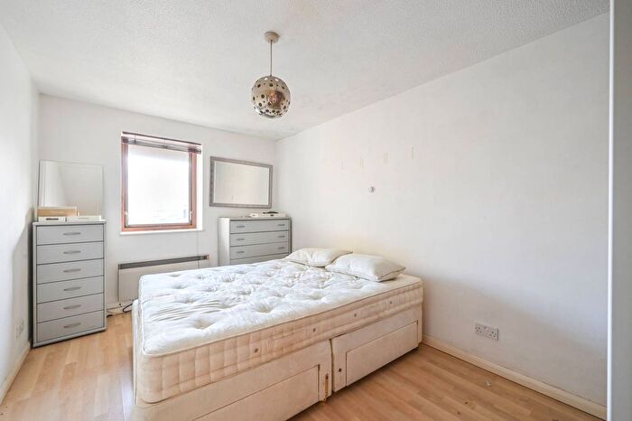 1 Bedroom Flat To Rent In Royal Mint Street, City, London, E1
