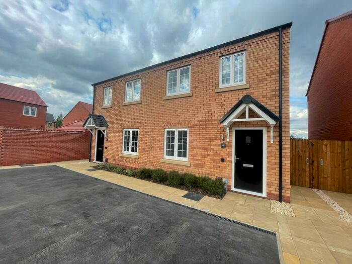 3 Bedroom Property To Rent In Bearings Close, Duston, Northampton, NN5