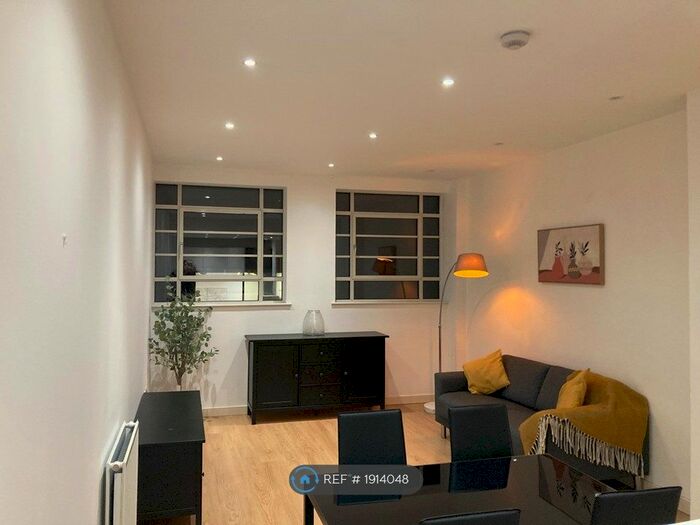 1 Bedroom Flat To Rent In Wallis House, Brentford, TW8