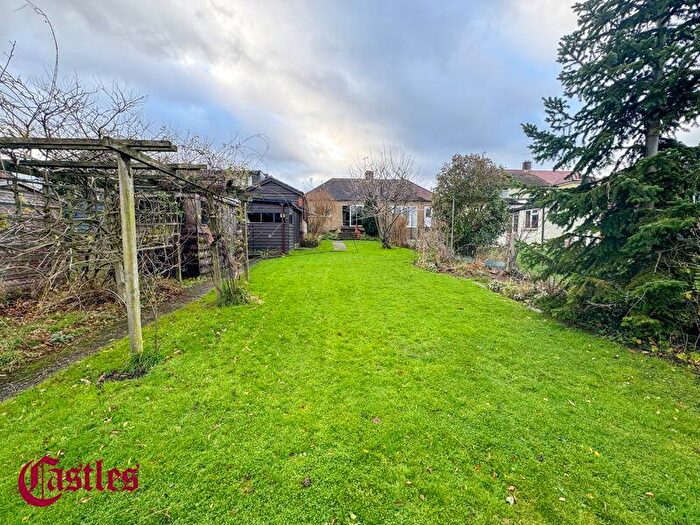 2 Bedroom Bungalow For Sale In Honey Lane, Waltham Abbey, EN9
