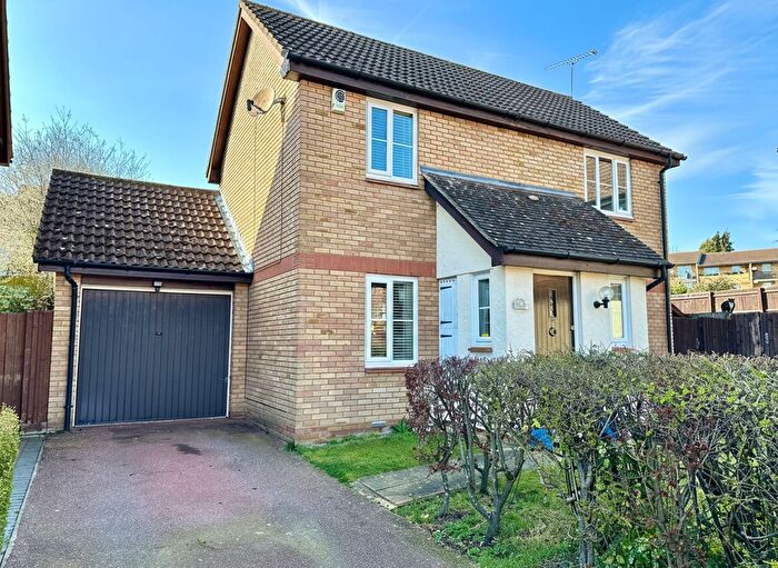 3 Bedroom Detached House For Sale In Froden Close, Billericay, CM11