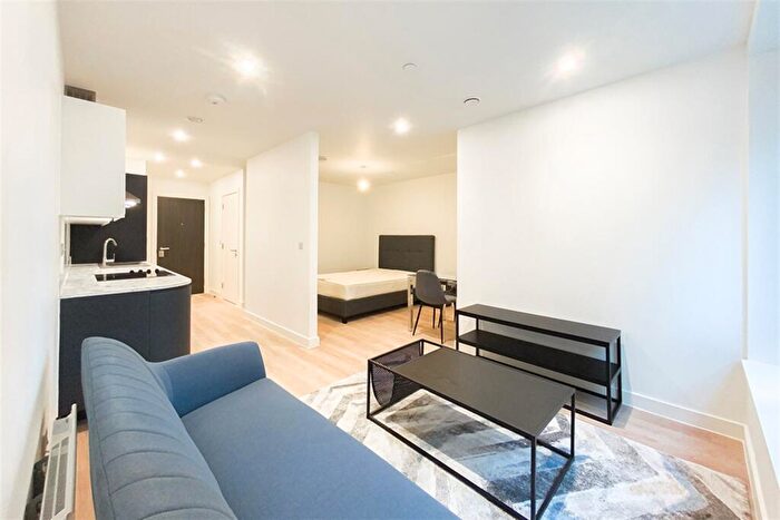 1 Bedroom Apartment To Rent In Laurence Place, Embankment West, M3