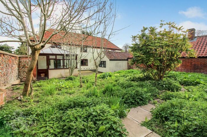 3 Bedroom Detached House For Sale In Bintree Road, Billingford, Dereham, NR20