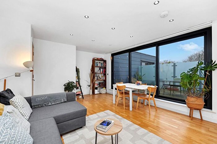 2 Bedroom Flat For Sale In Hackney Road, Shoreditch, E2