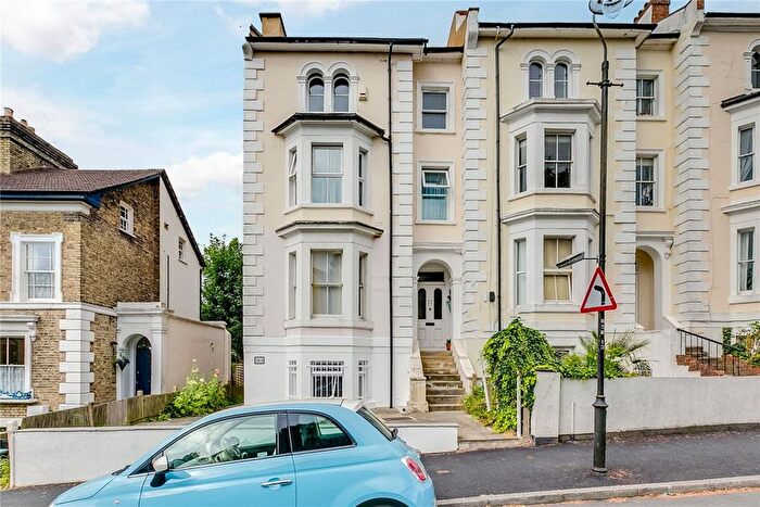 2 Bedroom Flat To Rent In Belvedere Road, Crystal Palace, SE19