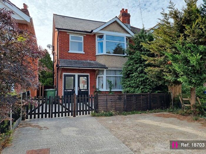2 Bedroom Maisonette To Rent In Merryoak Road, Southampton, SO19
