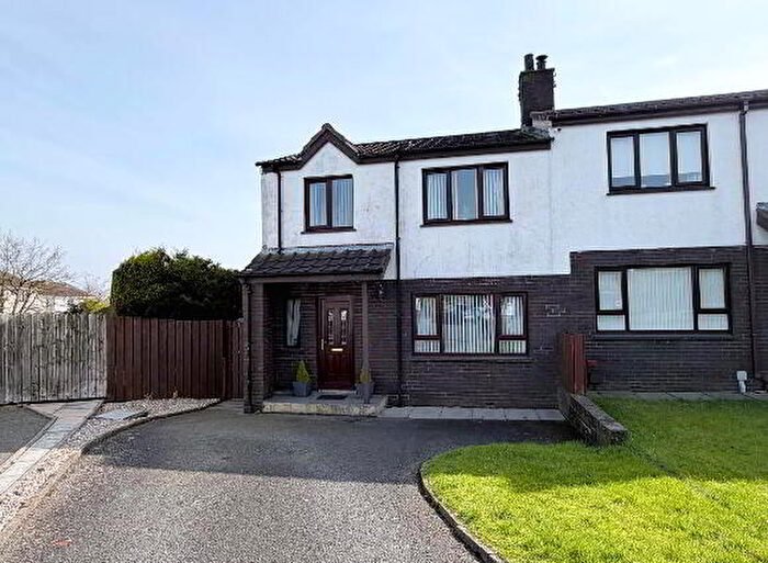 3 Bedroom Semi-Detached House For Sale In Larchwood Crescent, Banbridge, BT32