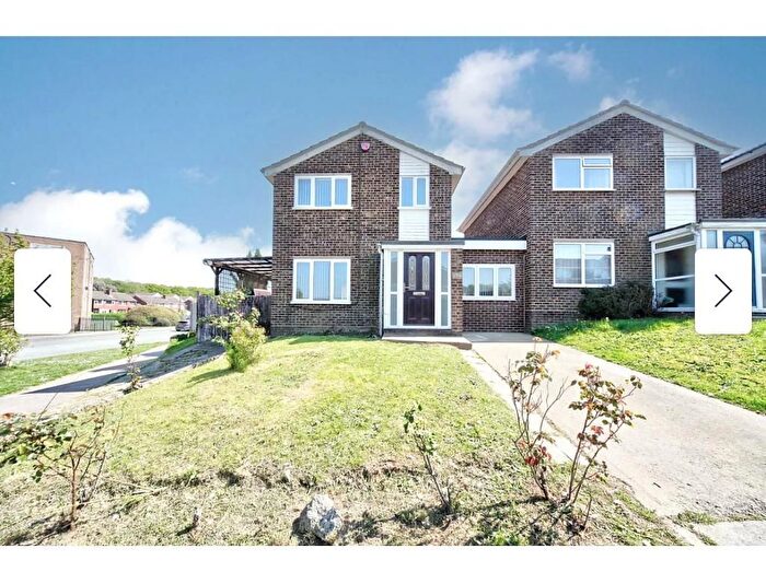 4 Bedroom Terraced House To Rent In Buckinghamshire Dr, Luton, Bedfordshire, LU2