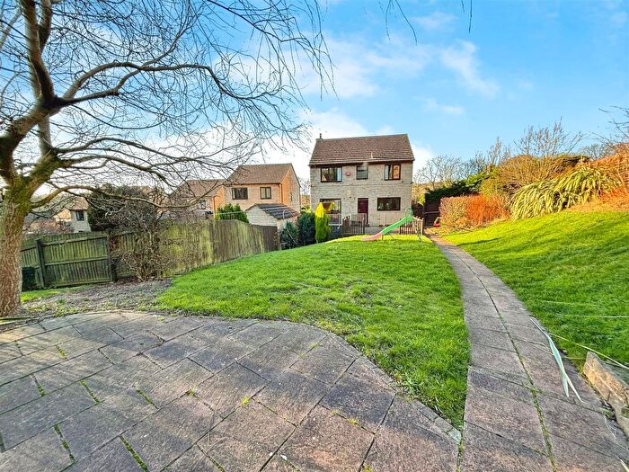 4 Bedroom Detached House For Sale In Cheriton Drive, Queensbury, Bradford, BD13