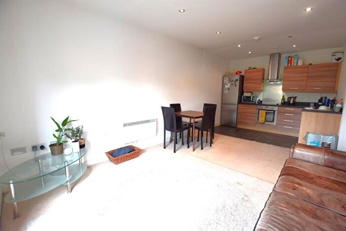 2 Bedroom Apartment To Rent In Houseman Crescent, Manchester, M20