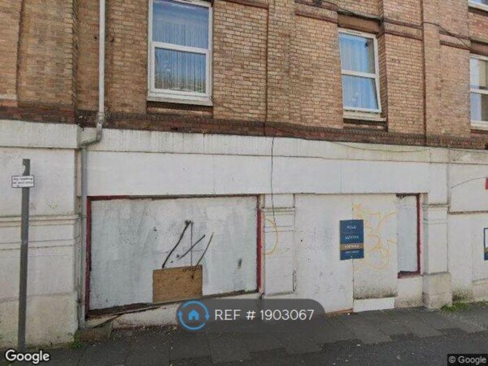 2 Bedroom Flat To Rent In Albert Court, Torquay, TQ1