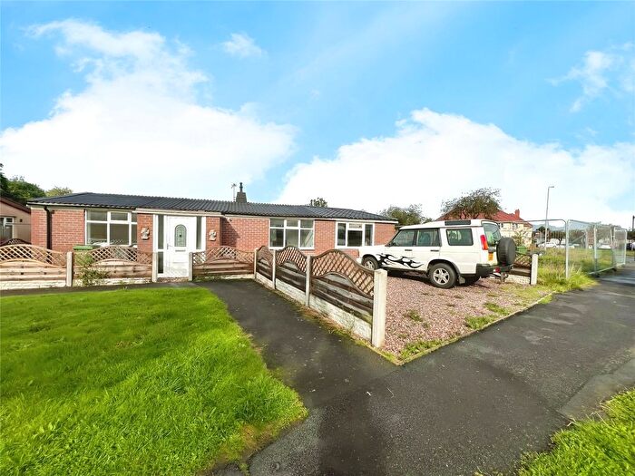 3 Bedroom Bungalow To Rent In School Lane, Wolverhampton, West Midlands, WV10