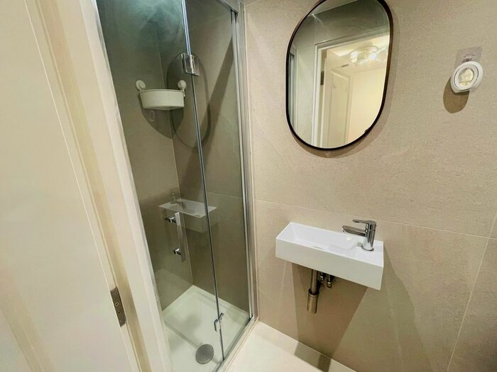 1 Bedroom Flat To Rent In Rita Road, London, SW8